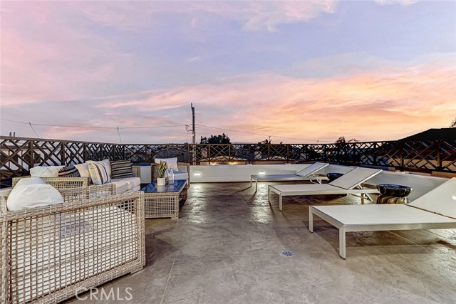 Detail Gallery Image 46 of 74 For 1205 9th St, Hermosa Beach,  CA 90254 - 6 Beds | 6/3 Baths