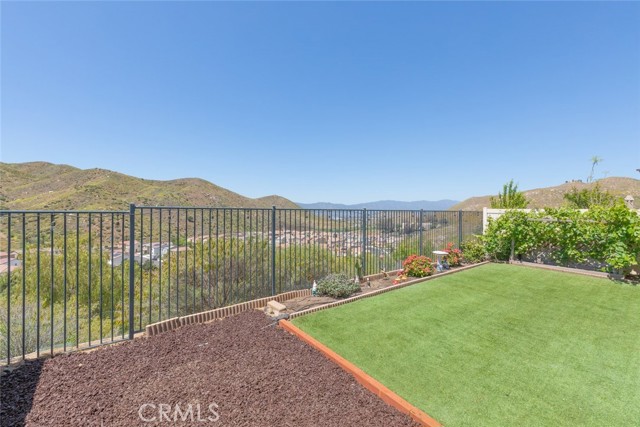 Detail Gallery Image 32 of 45 For 24263 Lilac Ln, Lake Elsinore,  CA 92532 - 4 Beds | 2/1 Baths