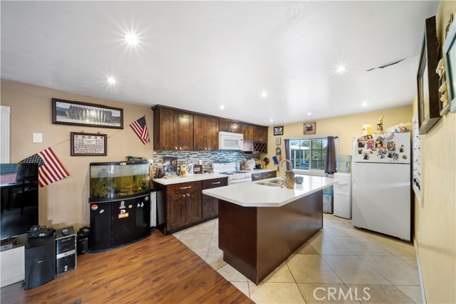 17333 Valley Boulevard, Fontana CA: https://media.crmls.org/medias/f9efcde6-f15d-48a6-bdc3-88ccff1ca725.jpg