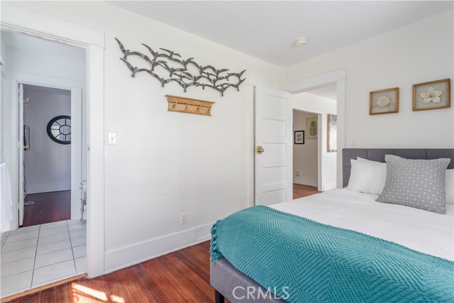 Detail Gallery Image 12 of 16 For 5124 De Longpre Ave #3/4,  Los Angeles,  CA 90027 - 2 Beds | 1 Baths