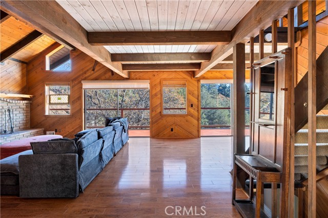 Detail Gallery Image 4 of 47 For 24863 Ponderosa, Idyllwild,  CA 92549 - 3 Beds | 2/1 Baths