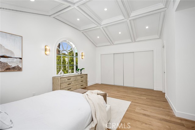 14257 Chandler Boulevard photo 43