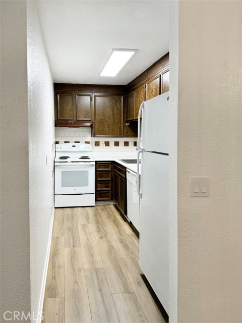 Detail Gallery Image 14 of 38 For 2825 N Los Felices Rd #212,  Palm Springs,  CA 92262 - 1 Beds | 1 Baths