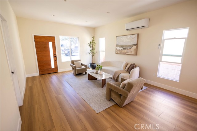 Detail Gallery Image 5 of 36 For 7710 S Halldale Ave, Los Angeles,  CA 90047 - 3 Beds | 2 Baths