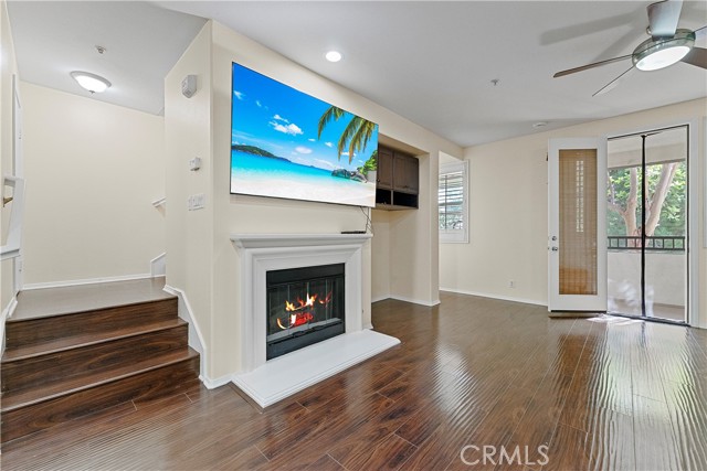38 Stepping Stone, Irvine CA: https://media.crmls.org/medias/f9f2befe-37d6-40f9-ae13-f90e463e0076.jpg