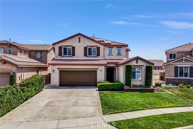 Detail Gallery Image 1 of 34 For 18123 Corktree Dr, San Bernardino,  CA 92407 - 4 Beds | 3 Baths