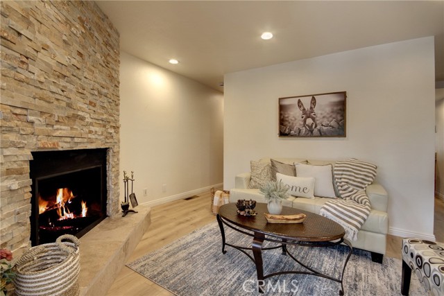 Detail Gallery Image 4 of 32 For 430 E Country Club Bld, –,  CA 92314 - 2 Beds | 2 Baths