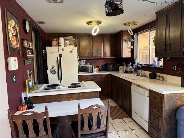 Detail Gallery Image 6 of 23 For 3700 Mountain 6e,  San Bernardino,  CA 92404 - 2 Beds | 1/1 Baths