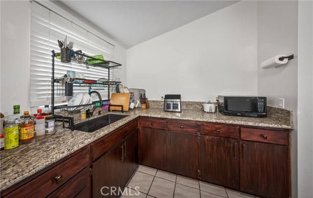 Detail Gallery Image 8 of 18 For 26960 26960 14th St, Highland,  CA 92346 - 3 Beds | 1/1 Baths