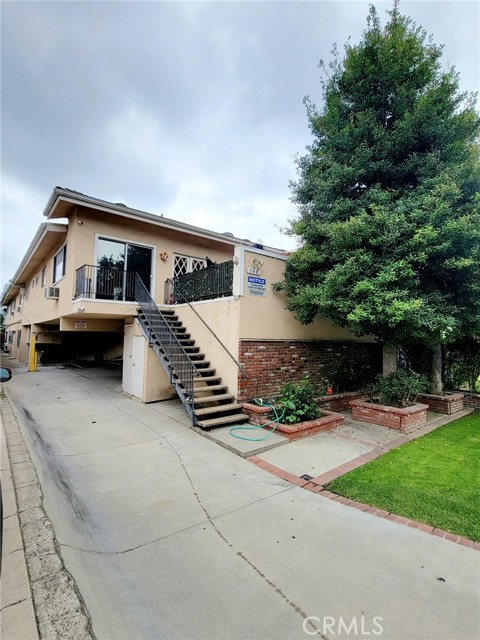 1148 Thompson Avenue photo 1