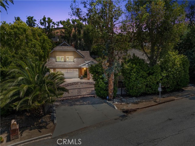 Detail Gallery Image 4 of 75 For 284 South Quintana, Anaheim Hills,  CA 92807 - 5 Beds | 3 Baths