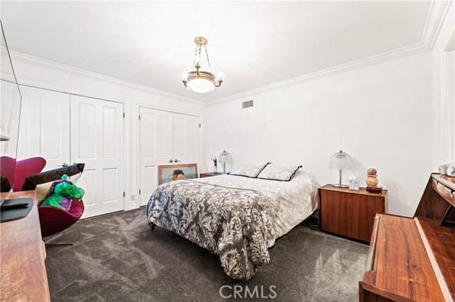 Detail Gallery Image 40 of 46 For 4960 Densmore Ave, Encino,  CA 91436 - 5 Beds | 5/2 Baths