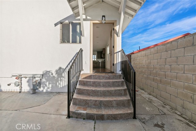 Detail Gallery Image 4 of 22 For 7836 Lemp Ave, North Hollywood,  CA 91605 - 2 Beds | 2 Baths