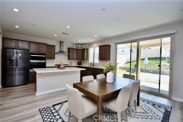 Detail Gallery Image 6 of 30 For 25377 Circle Stone Dr, Menifee,  CA 92586 - 5 Beds | 3/1 Baths