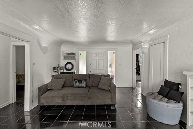 Detail Gallery Image 7 of 26 For 1521 Helen Dr, Los Angeles,  CA 90063 - 2 Beds | 1 Baths