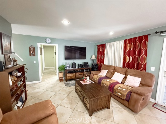 Detail Gallery Image 12 of 55 For 14972 Giordano St, La Puente,  CA 91744 - 5 Beds | 3 Baths