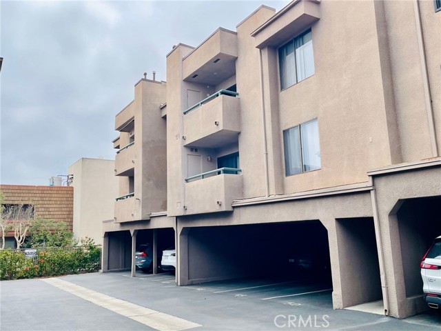 8300 Manitoba Street, Playa del Rey CA: https://media.crmls.org/medias/f9fa7978-d22e-47e2-8de3-a29a2ca9317a.jpg