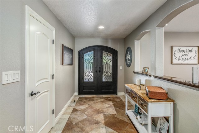Detail Gallery Image 4 of 45 For 2279 N Campus Ave, Upland,  CA 91784 - 4 Beds | 2/1 Baths