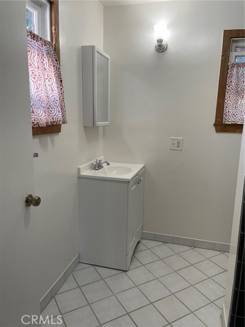 5257 Sylmar Avenue, Sherman Oaks CA: https://media.crmls.org/medias/f9fb3c0e-ee19-4f8d-9224-aacec5ec9e39.jpg