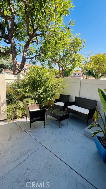 8449 E Arrowhead Way, Anaheim Hills CA: https://media.crmls.org/medias/f9fb9a60-fb8f-4a51-bfef-4bd02e0b6aae.jpg