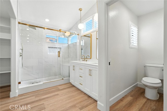 251 Royal Glen Drive, Fallbrook CA: https://media.crmls.org/medias/f9fc8e72-5b05-4b83-b8eb-7e3f0d5c37f2.jpg