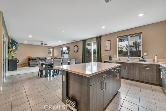 530 Cumberland Rd, Rialto, CA 92377 photo 16