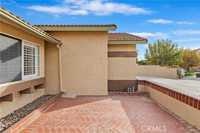 Detail Gallery Image 6 of 39 For 4296 Estrada Dr, Jurupa Valley,  CA 92509 - 3 Beds | 2 Baths