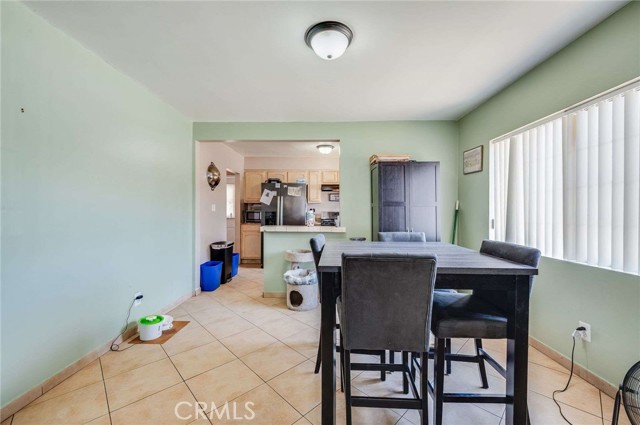 418 W Los Angeles Avenue, Montebello CA: https://media.crmls.org/medias/f9fdfa25-a108-4346-961e-cffa0e027cab.jpg
