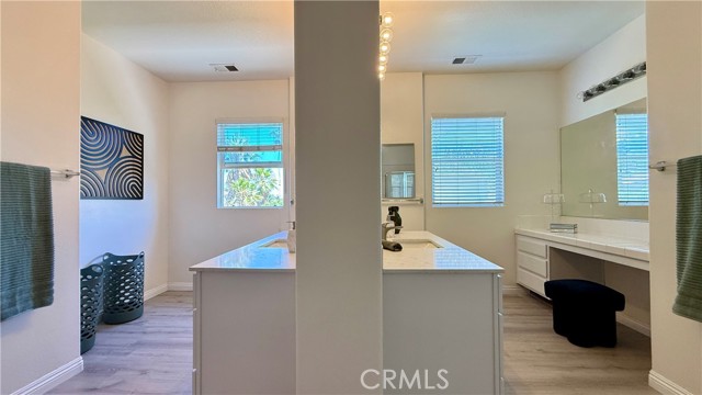 11958 Sunstone Court, Eastvale CA: https://media.crmls.org/medias/f9fe3770-46ef-4e44-b6f9-7d025eea7541.jpg