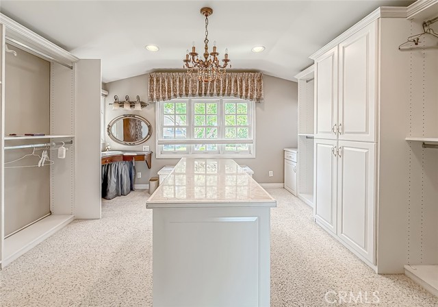 27014 Helmond Drive, Calabasas CA: https://media.crmls.org/medias/f9fe943f-0d6c-4c01-bd80-78bde9ada5ad.jpg