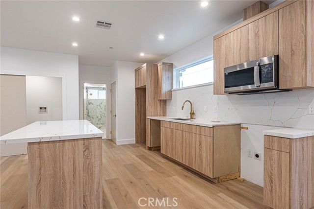 Detail Gallery Image 4 of 19 For 242 N Dillon, Silver Lake Los Angeles,  CA 90026 - 4 Beds | 2 Baths