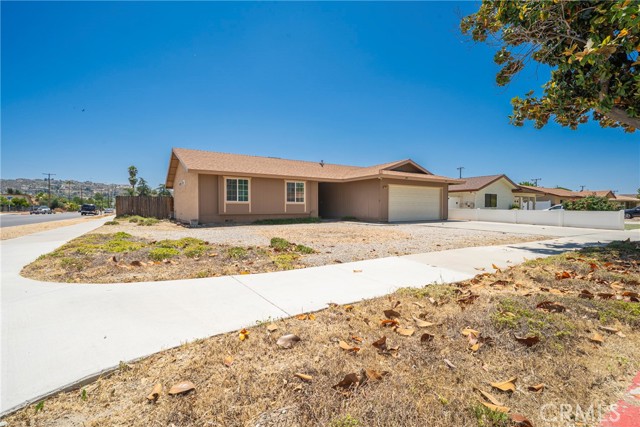 1281 Leslie Drive, Hemet CA: https://media.crmls.org/medias/f9ff4044-0736-4084-93bd-f3b1876c8341.jpg