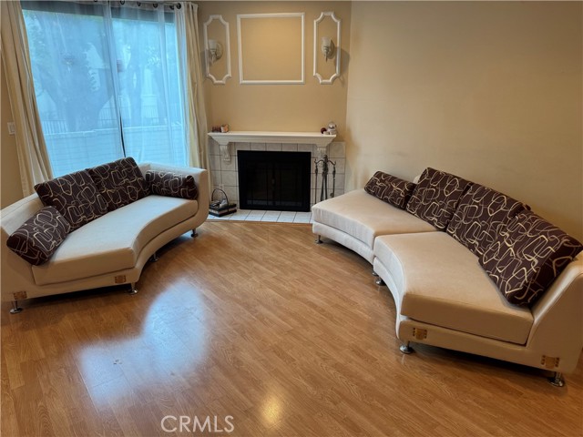 6540 Hayvenhurst Avenue # 16, Van Nuys (los Angeles), California 91406, 2 Bedrooms Bedrooms, ,2 BathroomsBathrooms,Residential,For Sale,6540 Hayvenhurst Avenue # 16,CRGD25015719