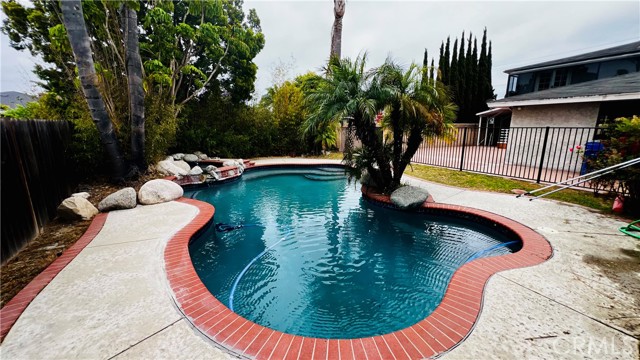 4127 W 130th Street, Hawthorne CA: https://media.crmls.org/medias/fa00c3be-71f5-43e5-a3c1-7dc0daf2855a.jpg
