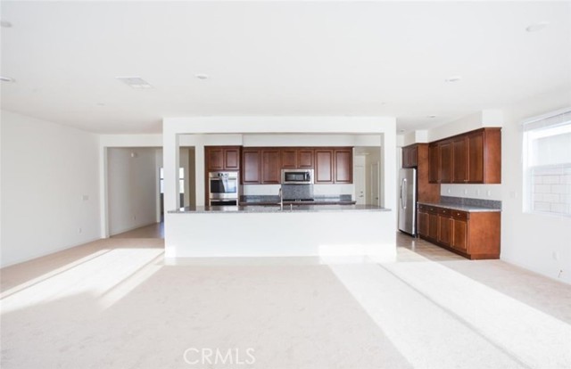 Detail Gallery Image 6 of 32 For 5336 Cormorant, Jurupa Valley,  CA 91752 - 6 Beds | 4/1 Baths