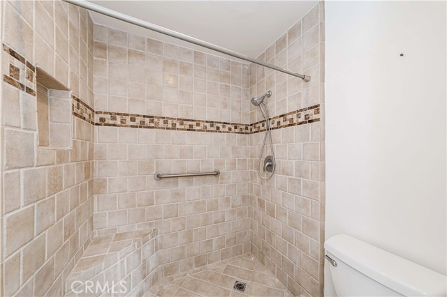 Image 22 of 25 For 9377 Siskin Avenue