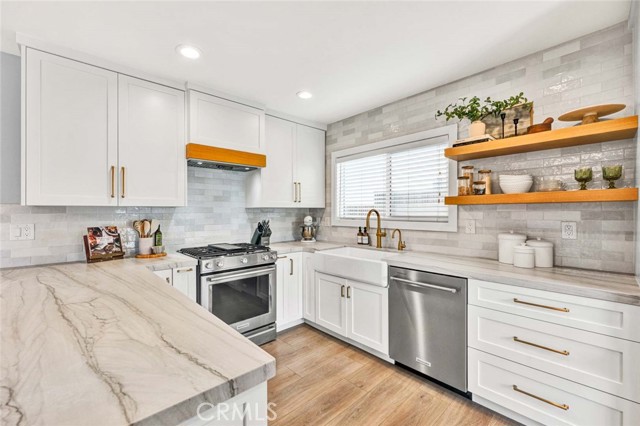 Detail Gallery Image 2 of 26 For 677 N Clinton St, Orange,  CA 92867 - 3 Beds | 2 Baths