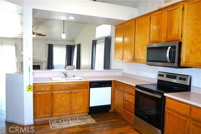Detail Gallery Image 12 of 25 For 2068 Spy Glass Ct, Merced,  CA 95340 - 3 Beds | 2 Baths