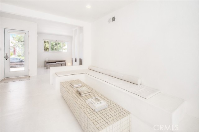 6315 Belmar Avenue, Tarzana (los Angeles), CA, 91335 6315 Belmar Avenue, Tarzana (los Angeles), CA, 91335