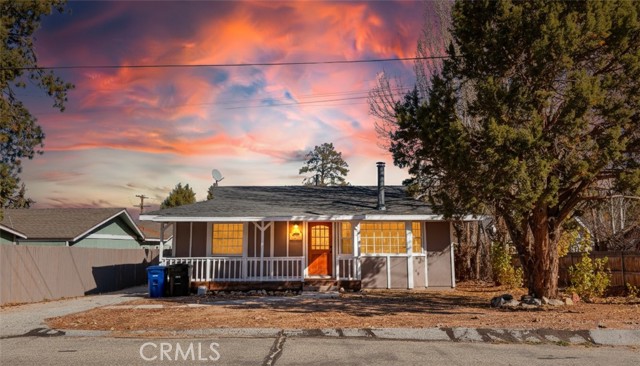 Detail Gallery Image 2 of 41 For 1605 Malabar, Big Bear City,  CA 92314 - 3 Beds | 2 Baths