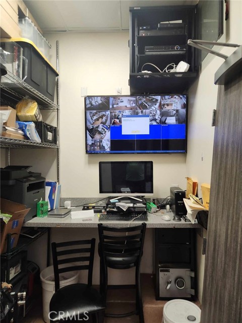 13394 Limonite Avenue, Eastvale CA: https://media.crmls.org/medias/fa04174f-2864-4ea0-8a1d-512d5f30bd9c.jpg