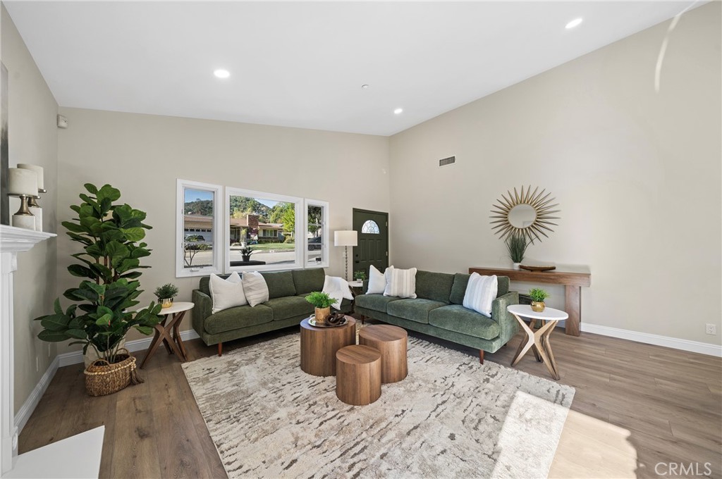 MLS #CV25279468 image #1