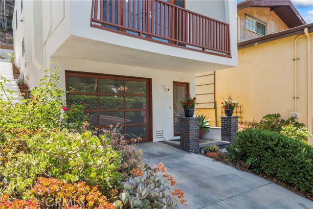 Detail Gallery Image 3 of 42 For 2820 Oak Point Dr, Los Angeles,  CA 90068 - 2 Beds | 1/1 Baths