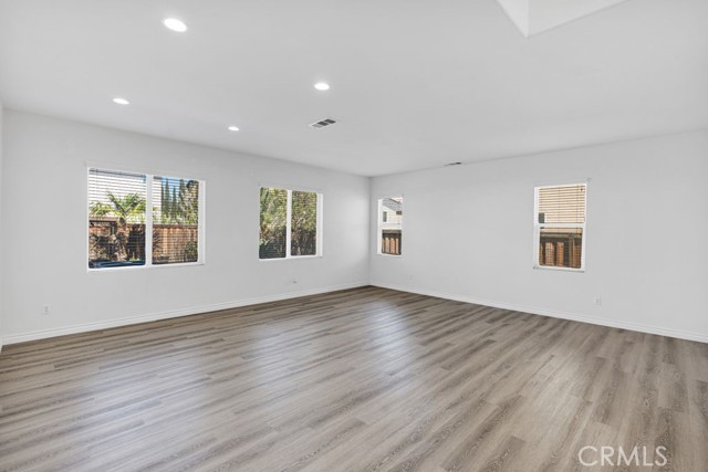 Detail Gallery Image 13 of 53 For 12636 Agave Bay, Victorville,  CA 92392 - 5 Beds | 3 Baths