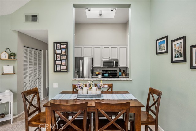 Detail Gallery Image 12 of 30 For 5744 E Creekside #37,  Orange,  CA 92869 - 1 Beds | 1 Baths