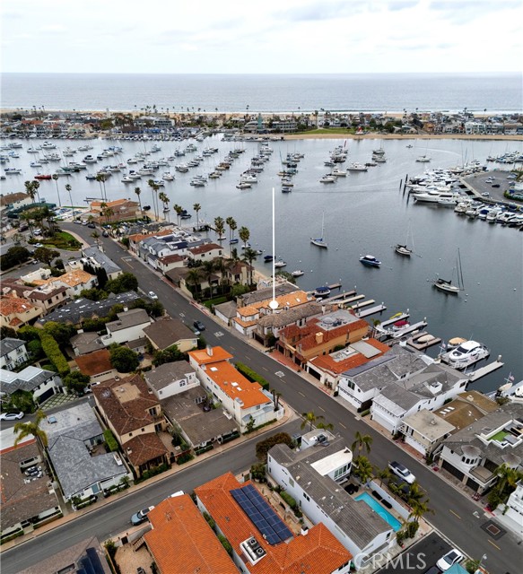 Detail Gallery Image 5 of 54 For 339 via Lido Soud, Newport Beach,  CA 92663 - 4 Beds | 4 Baths