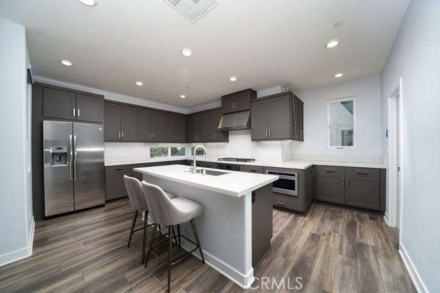 Detail Gallery Image 24 of 37 For 430 Transport, Tustin,  CA 92782 - 4 Beds | 3/1 Baths