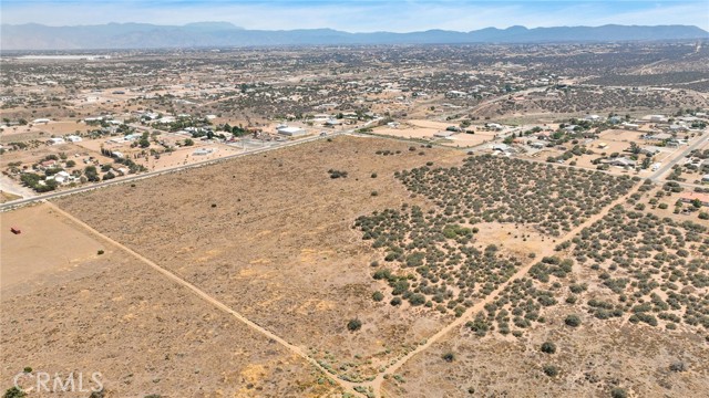 9602 Cedar Street, Phelan CA: https://media.crmls.org/medias/fa06e9d8-7ded-474f-bb8e-472fdaaa591e.jpg