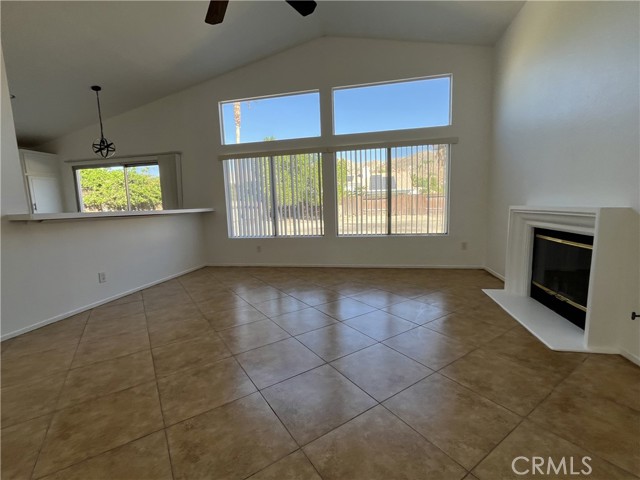 Detail Gallery Image 5 of 24 For 65836 Avenida Cadena, Desert Hot Springs,  CA 92240 - 4 Beds | 2 Baths