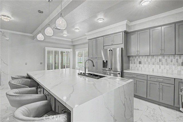 Detail Gallery Image 8 of 29 For 12714 Dorsey Ct, Victorville,  CA 92392 - 5 Beds | 3 Baths